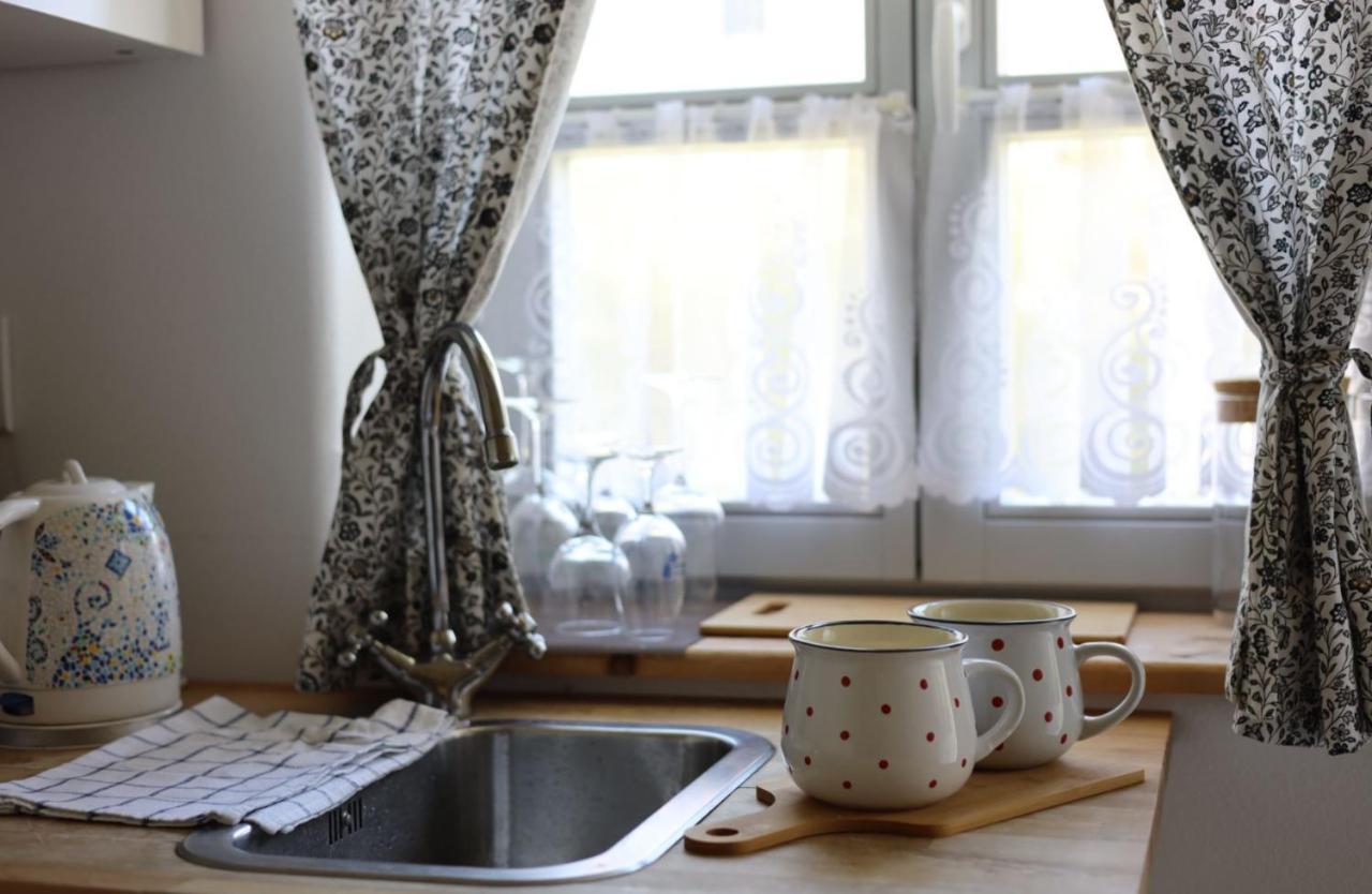 La Bobul Apartments Drnholec Bagian luar foto