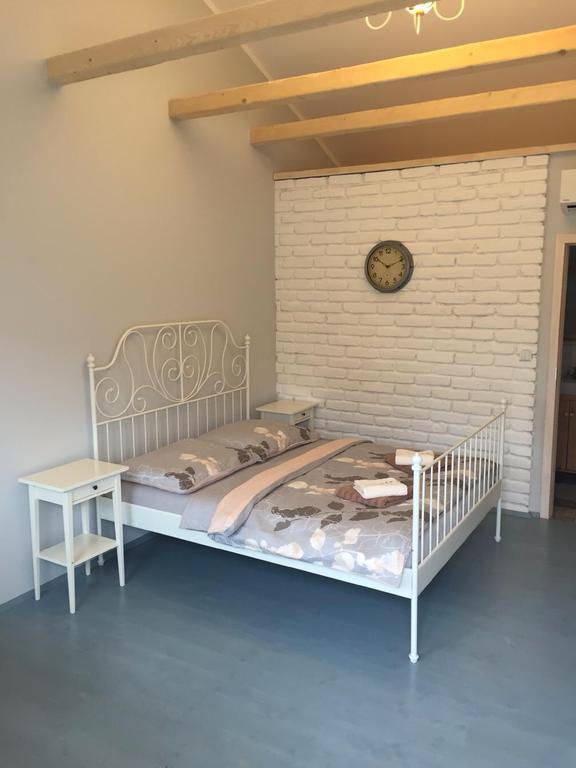 La Bobul Apartments Drnholec Bagian luar foto